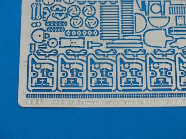 Aber 35212 German heavy tank Pz.Kpfw. 754(r) KV-2 - vol.1 - basic set (1:35)