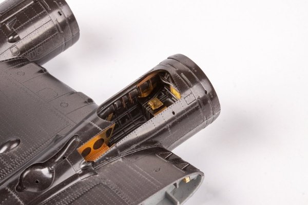 Eduard 481054 B-17F undercarriage &amp; exterior HKM 1/48