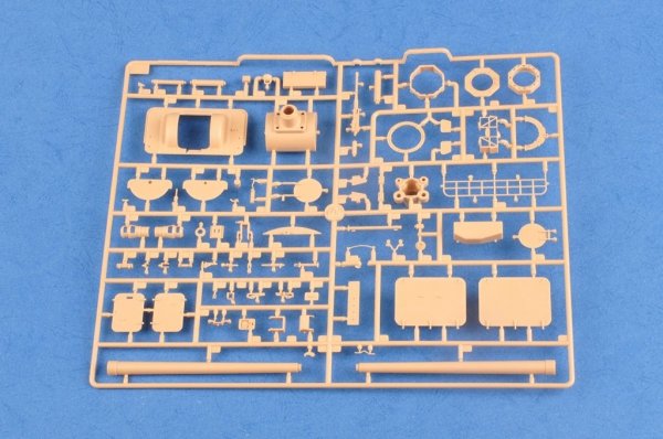Hobby Boss 83835 GCT 155mm AU-F1 SPH Based on T-72 (1:35)