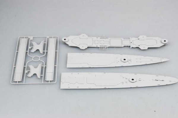 Trumpeter 05317 German Cruiser Admiral Hipper 1941 (1:350)