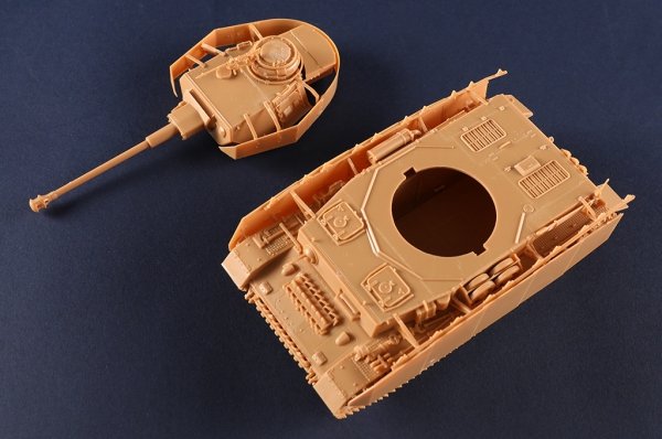 Hobby Boss 84841 German Pzkpfw IV Ausf.H Medium Tank 1/48