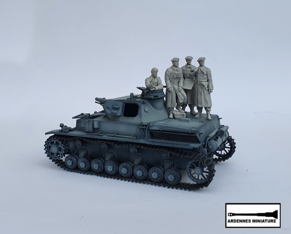 Ardennes Miniature 35043 GERMAN PANZER CREWMAN WW2 1/35