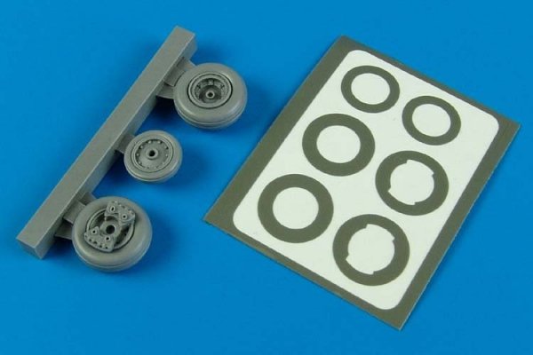 Aires 4592 T-28 Trojan wheels &amp; paint masks 1/48 Roden
