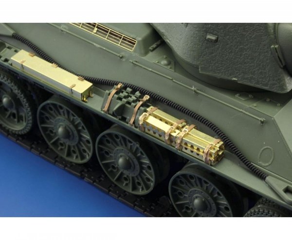 Eduard 36323 T-34/76 ICM 1/35