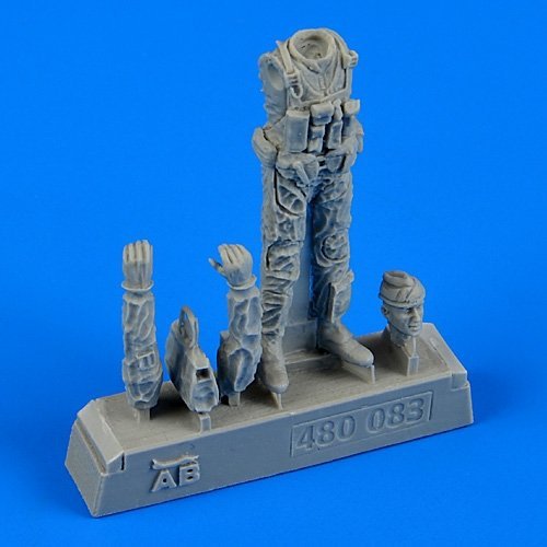 Aerobonus 480083 US Navy pilot with bag - Vietnam War 1965 - 1973 1/48