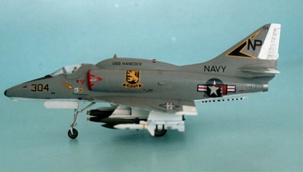 Hasegawa B9 A-4E/F Skyhawk (1:72)