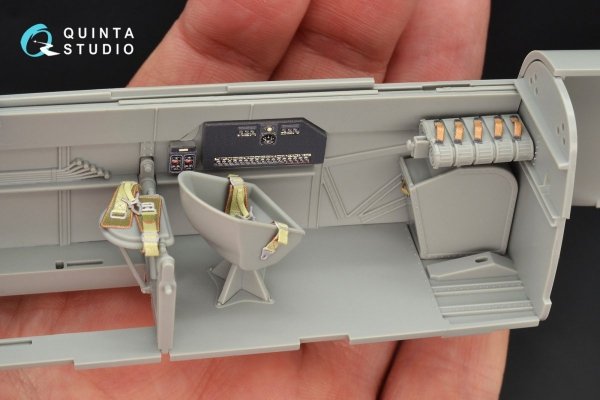 Quinta Studio QD32063 Bf 110C/D 3D-Printed &amp; coloured Interior on decal paper (for Dragon kit) 1/32