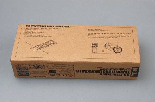 Trumpeter 02037 U.S. T72E1 steel track for U.S. M24 light tank (early) (1:35)