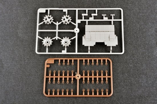 Trumpeter 09507 Russian T-72B2 MBT (ROGATKA) 1/35