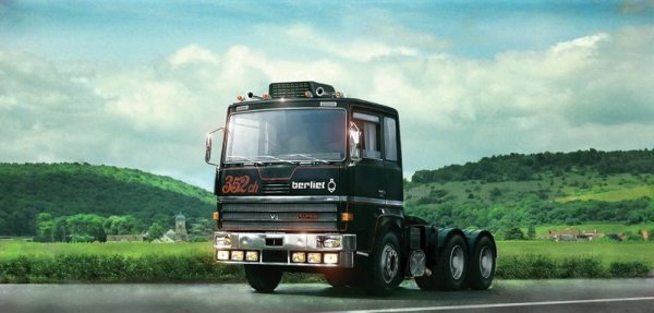 Italeri 3902 BERLIET R352ch RENAULT R360 (1:24)