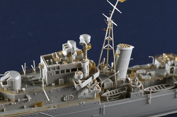 Trumpeter 05366 HMS Naiad 1/350