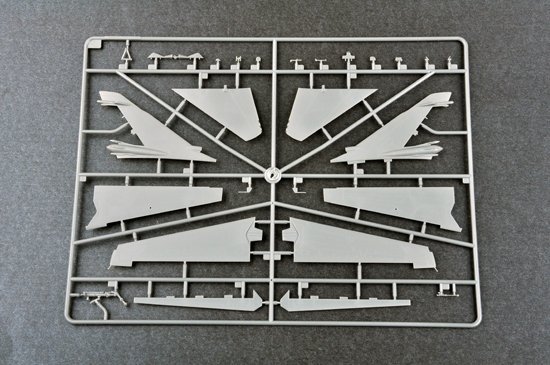 Trumpeter 01673 Su-24M Fencer-D