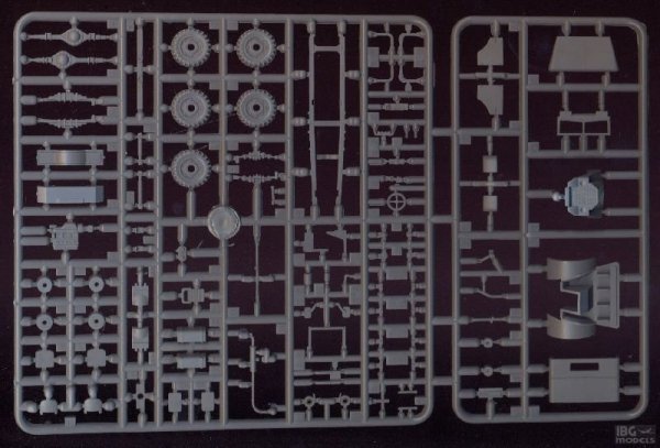 IBG 72017  Chevrolet C15A No.11 Cab Personnel Lorry 1/72
