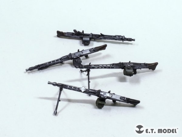 E.T. Model P35-217 WWII German Mg42 Machinegun &amp; Ammo Box ( 3D Print ) 1/35