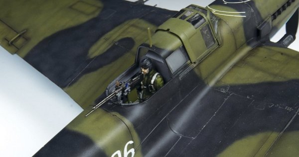 Zvezda 4826 Soviet two-seat attack aircraft IL-2 shturmovik (mod.1943) 1/48