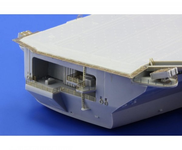 Eduard 17029 USS Nimitz CVN-68 TRUMPETER 1/700