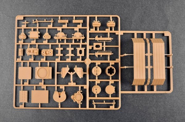 Trumpeter 01086 BAZ-6403 with ChMZAP-9990-071 trailer 1/35
