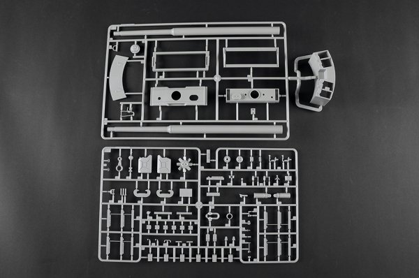 Trumpeter 00945 Pz.Kpfw.VI Ausf.E Sd.Kfz. 181 Tiger I Late Production 1/16
