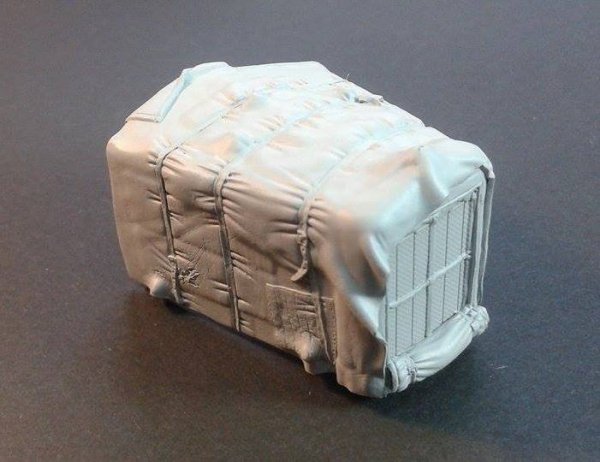 Panzer Art RE35-419 Krupp L3H163 engine deck with canvas cover 1/35
