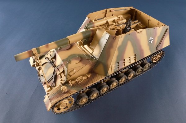 Trumpeter 00953 German Sd.Kfz.165 Hummel Late Production 1/16