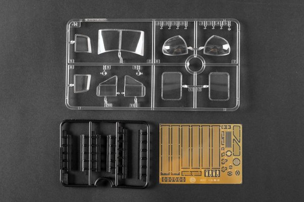 Trumpeter 05112 UH-1B Huey - Gunship 1/35