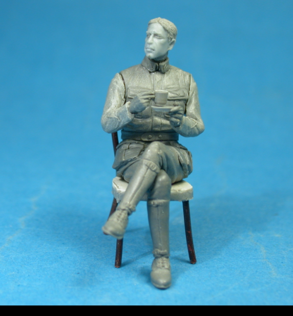 Copper State Models F32-050 French airman coffee with croissant