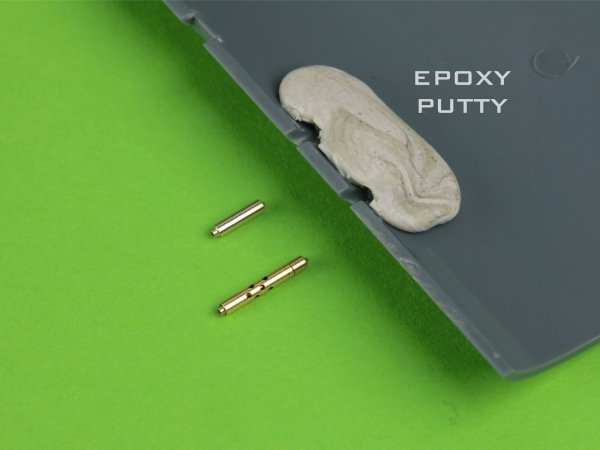 Master AM-48-169 F4F-3 Wildcat PÓŹNY - km-y Browning .50 z okrągłymi otworami w chłodnicy i dwie wersje rurki Pitota 1/48