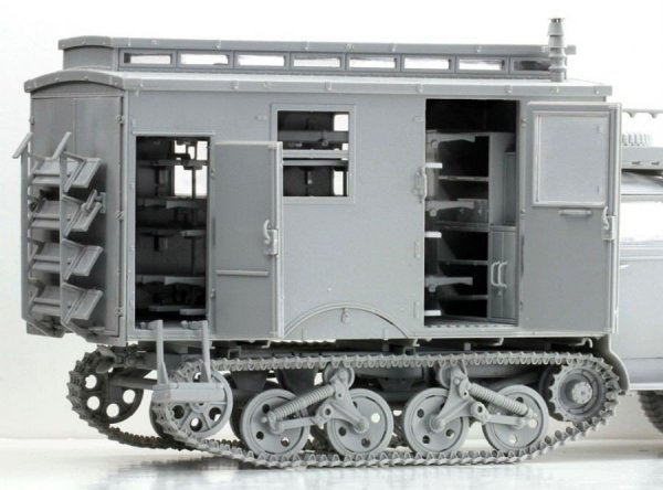 Dragon 6766 Sd.Kfz.3 Maultier Ambulance (1:35)