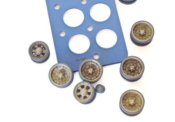 QuickWheel QW-121 AMX-30 / AUF1 155mm - MENG 1/35