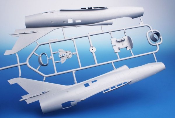 Special Hobby 48238B Dassault SMB-2 Super Mystere / Sa'ar - Israeli Storm in the Sky' (Kit+Book) 1/48