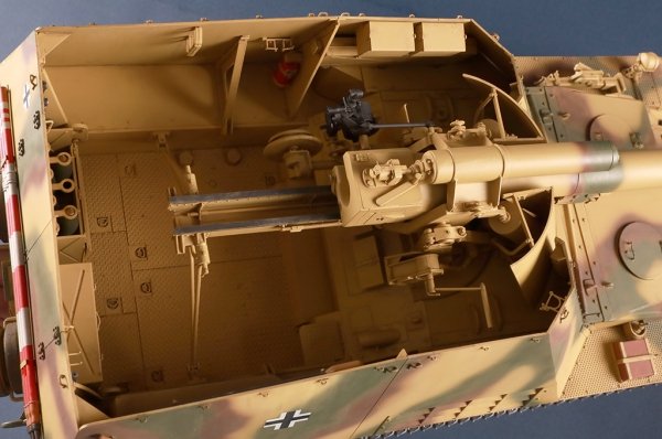 Trumpeter 00953 German Sd.Kfz.165 Hummel Late Production 1/16