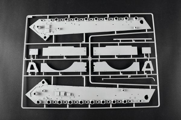 Trumpeter 00948 German Tiger II Heavy Tank - Porsche Turret Early Production 1/16