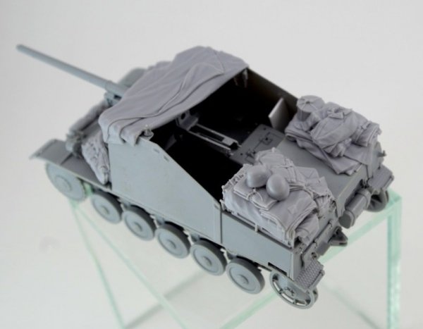 Panzer Art RE35-673 Sd.Kfz 131 “Marder” II stowage set 1/35