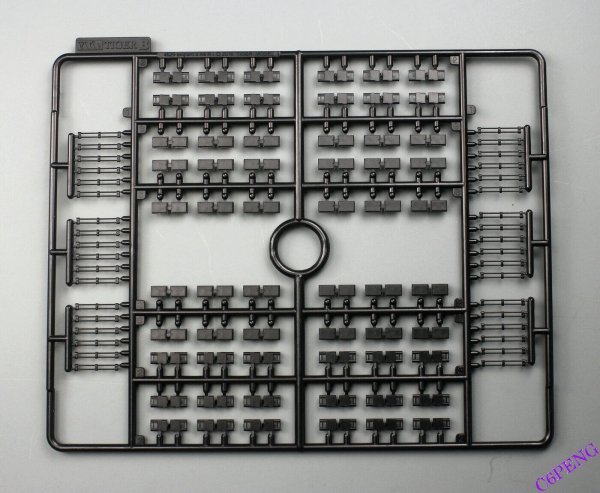 Tiger Model 4613 German MBT Leopard II Revolution II 130mm 1/35