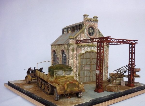 RT-Diorama 35292 Diorama-Base: &quot;Railroad Shed&quot; 1/35