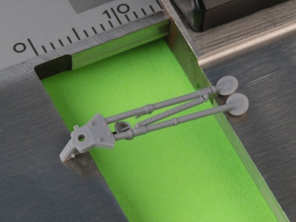 Master GM-35-089 Złożony trójnóg M2 do karabinu  Browning M1919 .30 cal (7,62mm) (1 szt.) 1/35