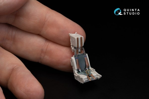 Quinta Studio QD+48264 Tornado ECR Italian 3D-Printed &amp; coloured Interior on decal paper (Revell) (with 3D-printed resin parts) 1/48