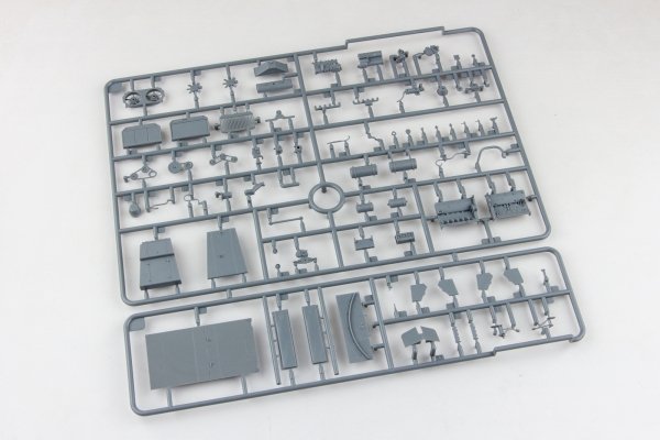 Snowman Model SP-8001 Sd.kfz.251/1 Ausf.D 1/35
