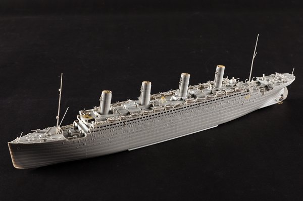 Hobby Boss 83421 Olympic 1/700