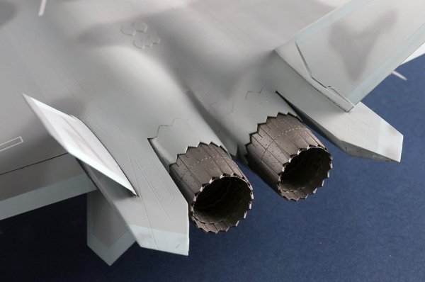 Trumpeter 05864 Chinese J-20S Mighty Dragon 1/48