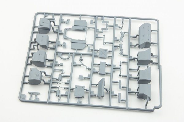 RPG Model 35021 KAMAZ K-4386 Typhoon-VDV Mine-Protected Armoured Vehicle Early Typ 1/35