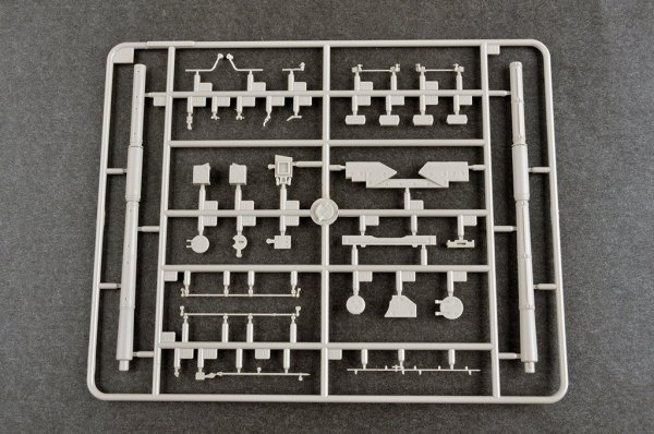 Trumpeter 09609 Russian T-72B1 with KTM-6 &amp; Grating Armour 1/35