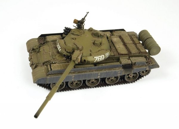 Zvezda 3679 Soviet T-62M Main Battle Tank 1/35