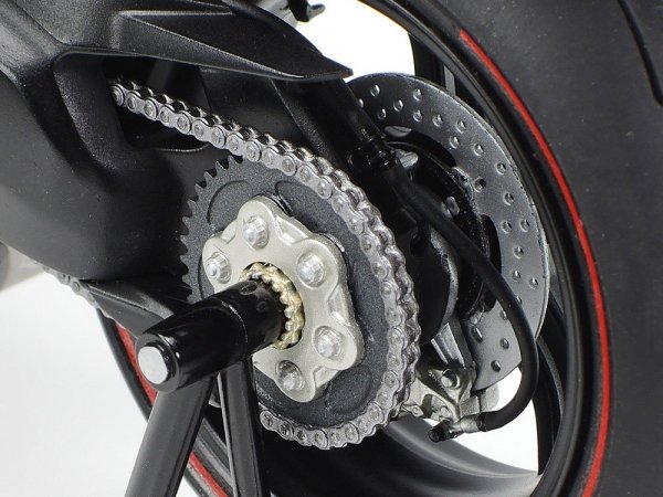 Tamiya 14140 Ducati Superleggera V4 1/12