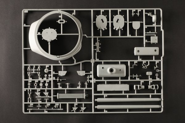 I Love Kit 61621 M4A3E8 Thunder VII - US Medium Tank 1/16