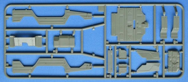 ACE 35103 0,5t Light truck 4x4 Iltis SAN w/medical mission kit 1/35
