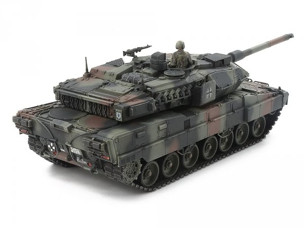 Tamiya 32607 Leopard 2 A7V German Main Battle Tank 1/48