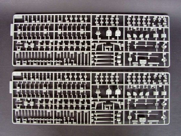 Trumpeter 05604 U.S. Aircraft Carrier CV-13 Franklin 1944 (1:350)