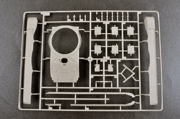 Trumpeter 09601 Soviet Obj.172 T-72 Ural 1/35