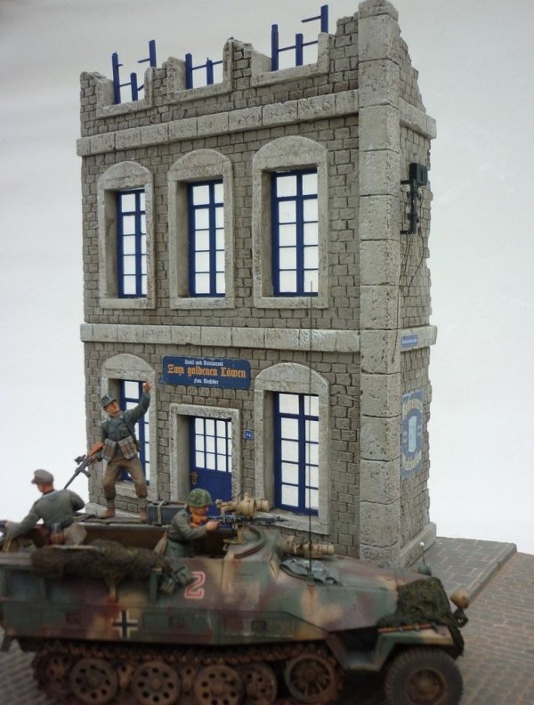 RT-Diorama 35197 Diorama-Base: &quot;Street Corner&quot; 1/35